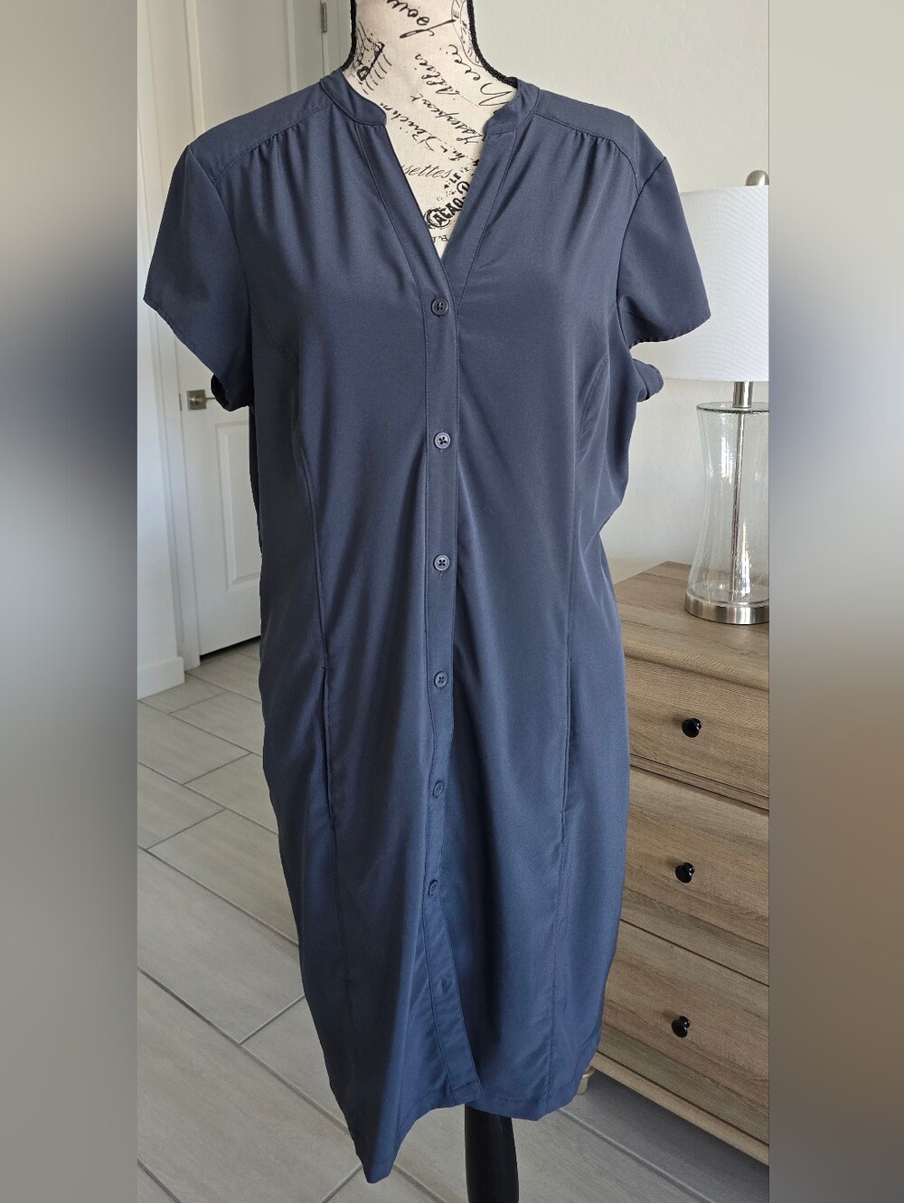 Columbia Women's Short-Sleeve Button-Front Top in Deep Navy